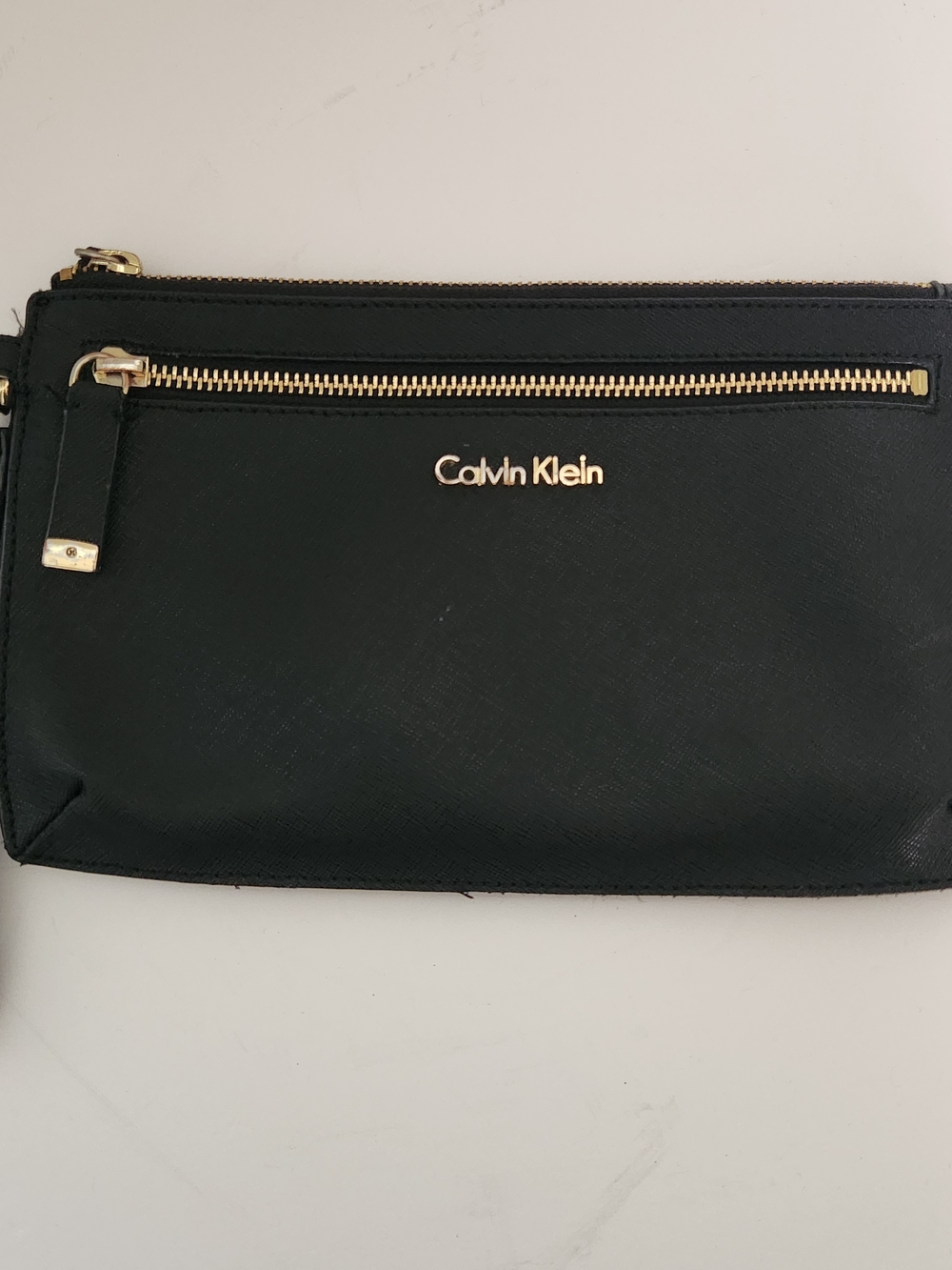 Calvin Klein Saffiano Leather Minimalist Core Quiet Luxury Minimalist Wristlet